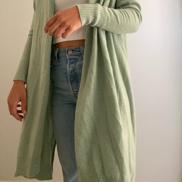 ONE GIRL WHO GREEN CASHMERE SWEATER - Picture 2 of 5